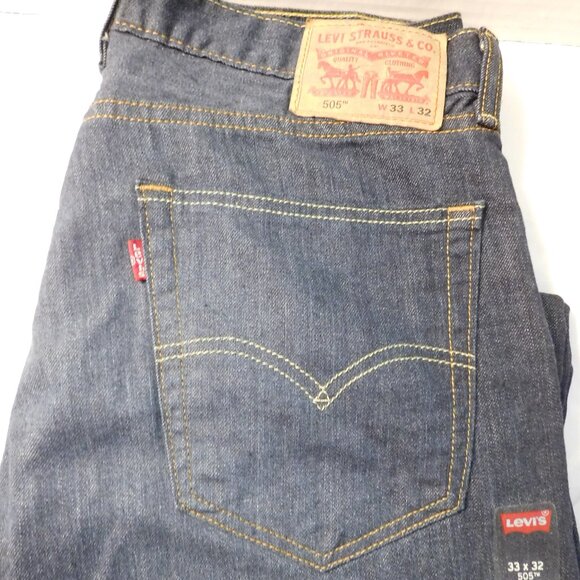 LEVI'S 505 Regular Fit Jeans Size Men's 33x32 NEW - Picture 1 of 7